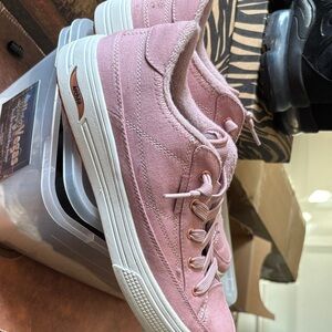 Skechers Women's Pink Sneakers